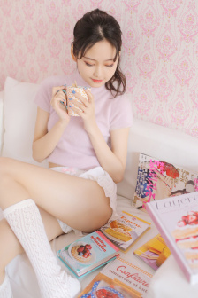 在美艳警花的娇躯上冲刺